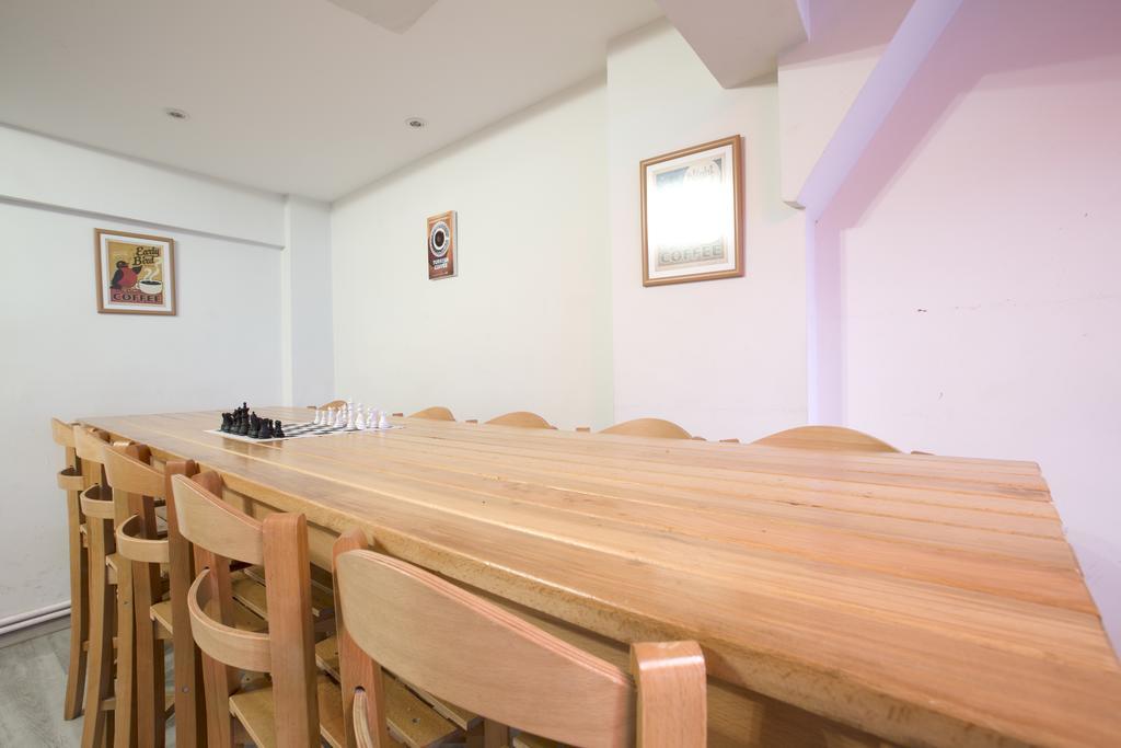 In House Hostel İzmir Ngoại thất bức ảnh